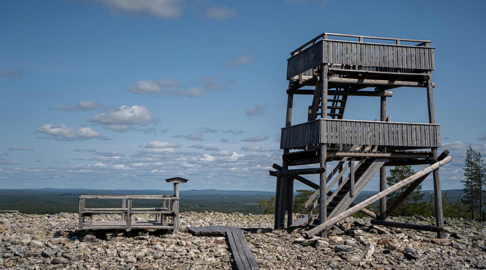 Viewing tower at the top of Kätkävaara